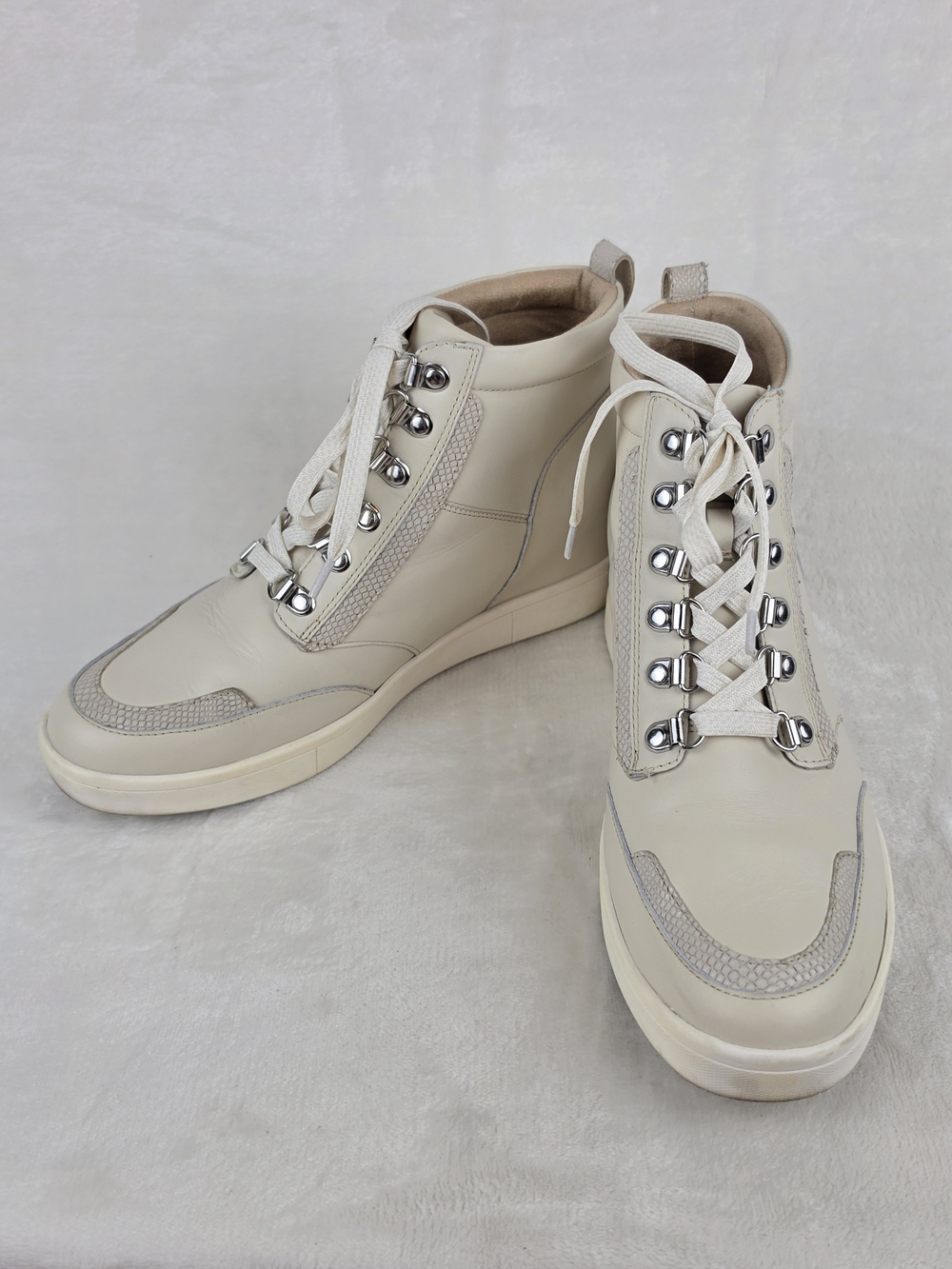 Vionic Jordy Lace Up Wedge Boots Womens 9.5 Cream Hiker Ankle High Top